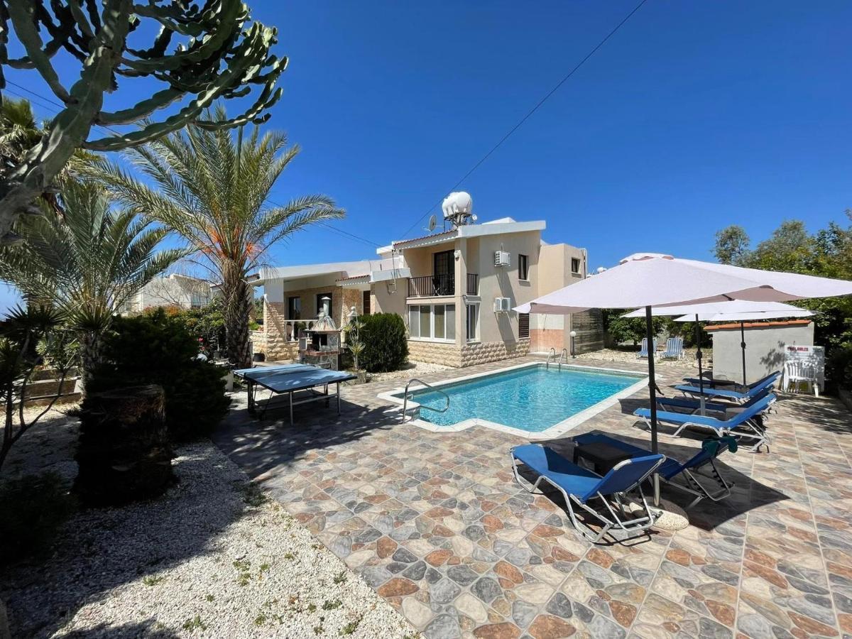 Villa Ocean Stones 1Km From Main Coral Bay Beach Peyia Exterior foto